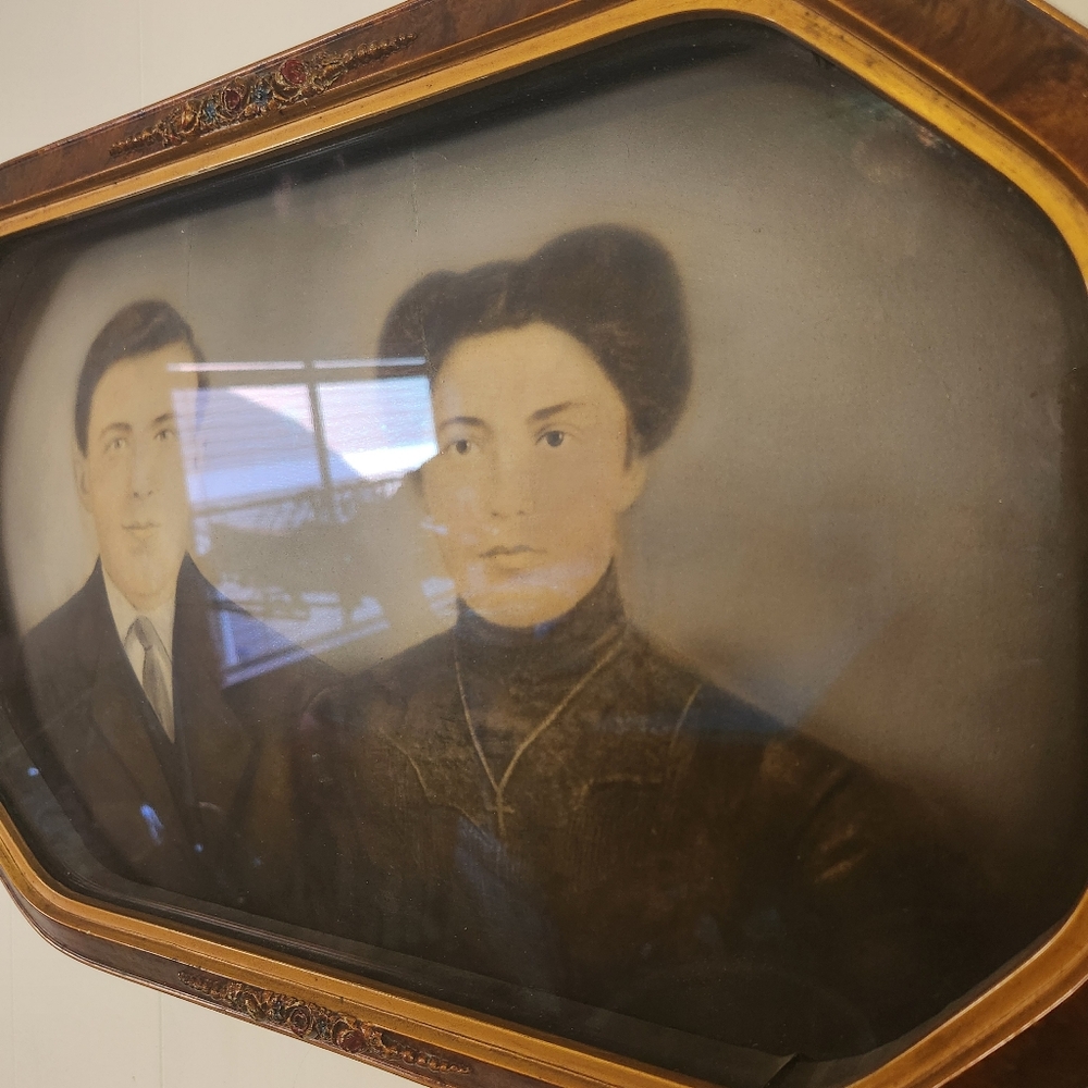 Antique Charcoal Drawing Art Wood Ornate Floral Frame Convex Bubble Glass Gold - Picture 6 of 15